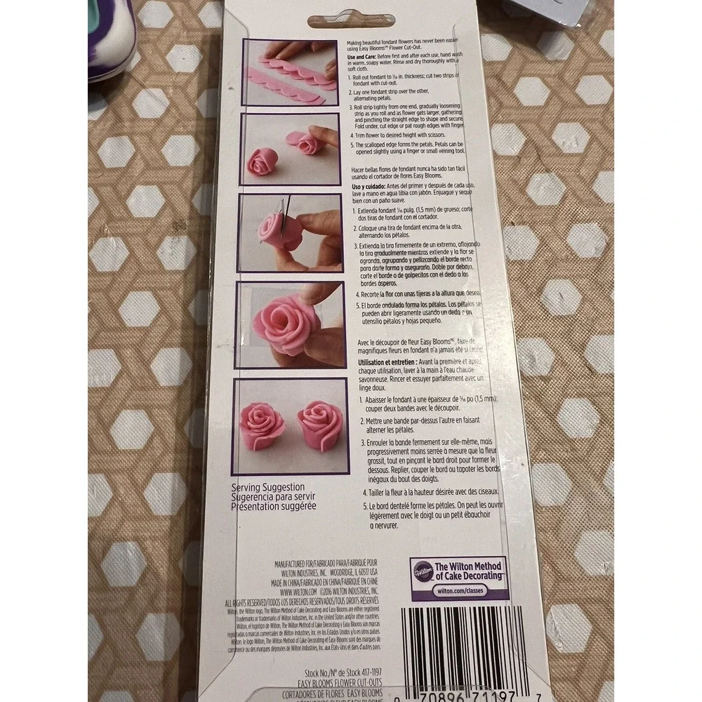 Wilton EASY BLOOMS FLOWER &‎ BORDERS CUT-OUT Plastic Rose